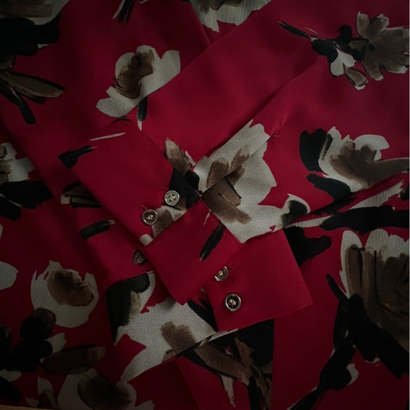 Chico's Burgundy Floral V Neck Blouse, Size 2/12 - Picture 13 of 16